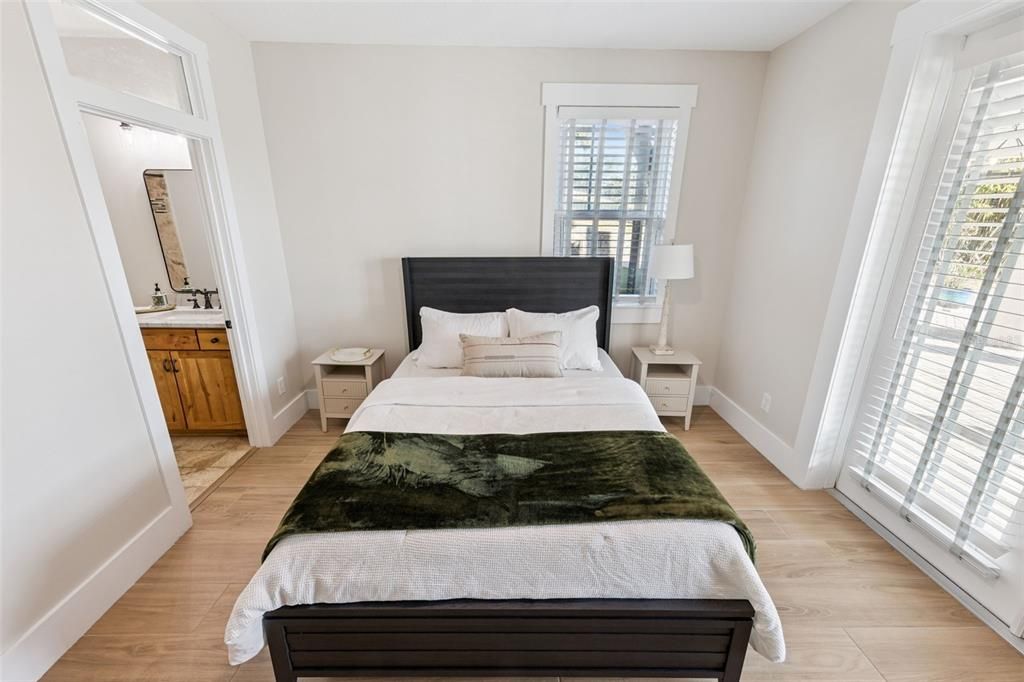 For Sale: $2,550,000 (5 beds, 5 baths, 4711 Square Feet)