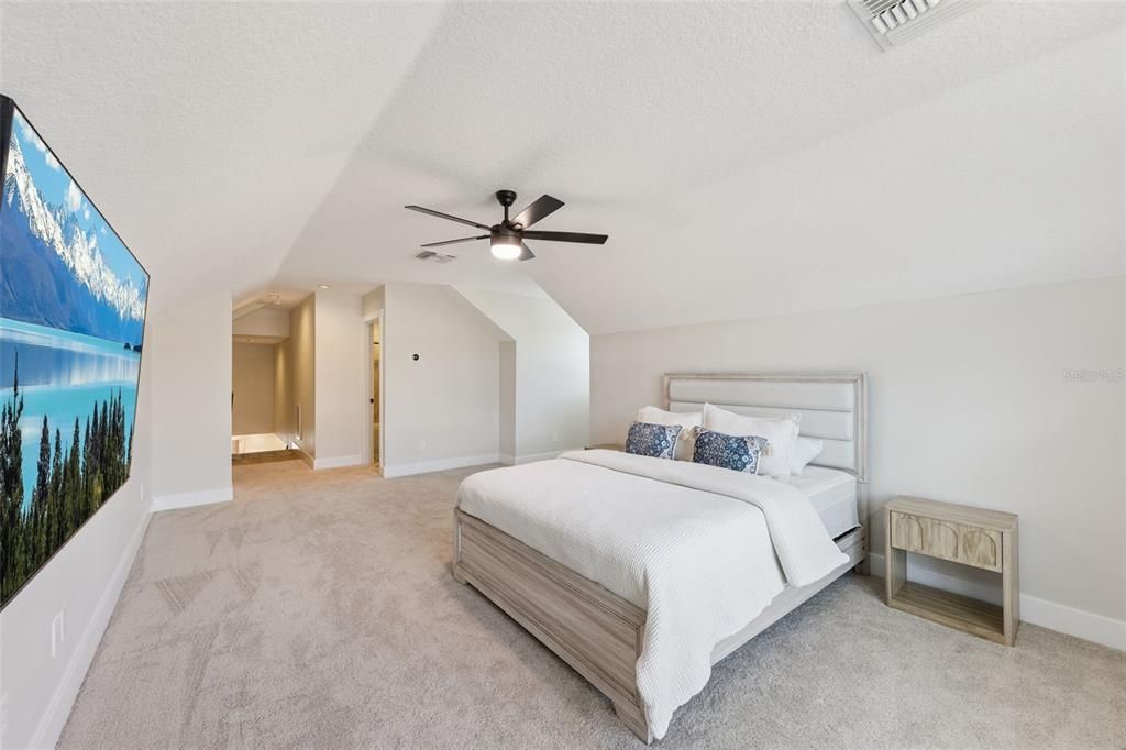 For Sale: $2,550,000 (5 beds, 5 baths, 4711 Square Feet)