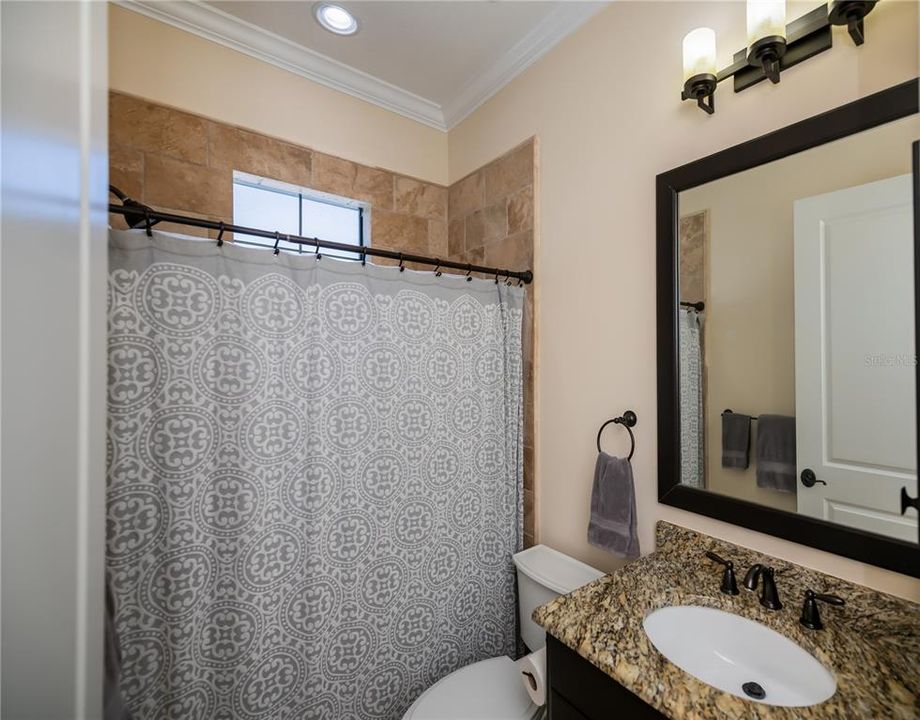 Activo con contrato: $1,199,000 (3 camas, 2 baños, 1695 Pies cuadrados)