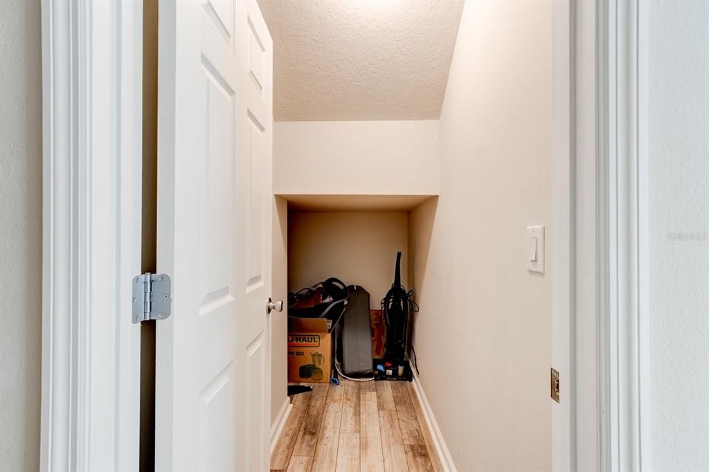 На продажу: $289,900 (3 спален, 2 ванн, 1736 Квадратных фут)