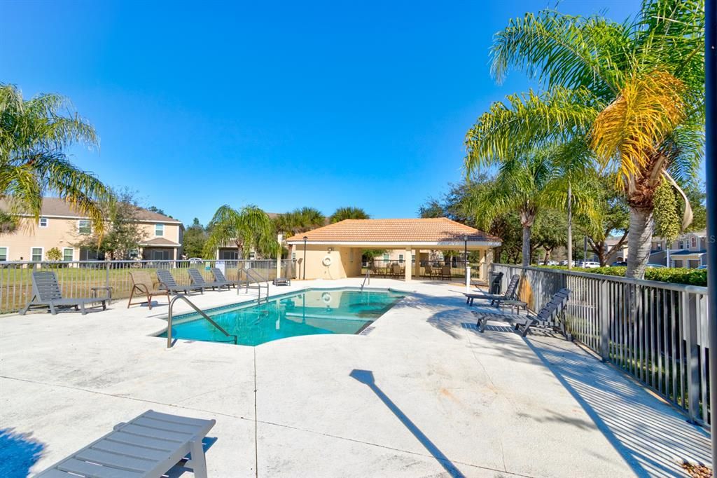 На продажу: $289,900 (3 спален, 2 ванн, 1736 Квадратных фут)