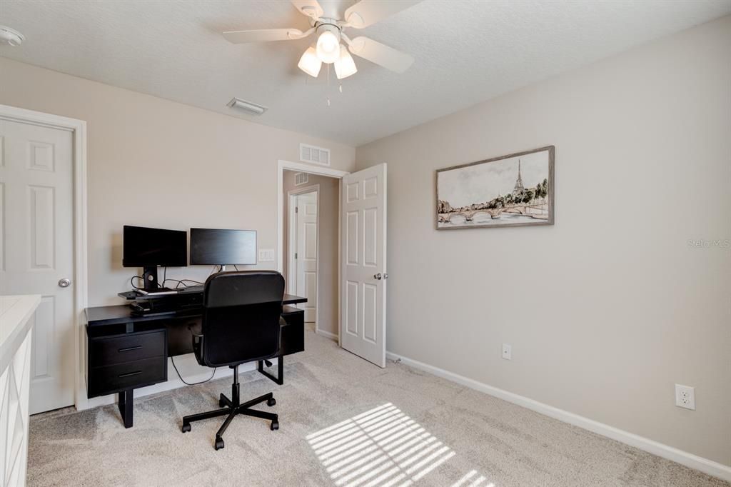 На продажу: $289,900 (3 спален, 2 ванн, 1736 Квадратных фут)