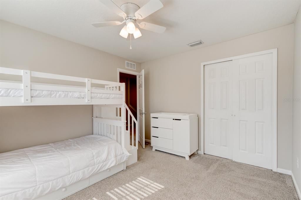 На продажу: $289,900 (3 спален, 2 ванн, 1736 Квадратных фут)