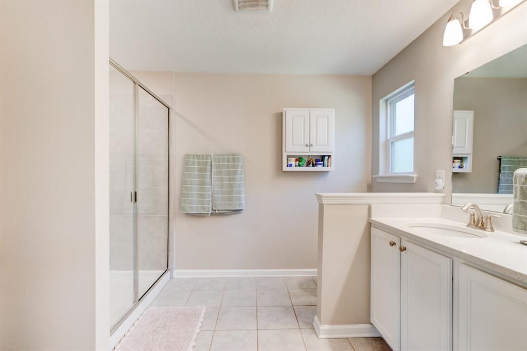 На продажу: $289,900 (3 спален, 2 ванн, 1736 Квадратных фут)