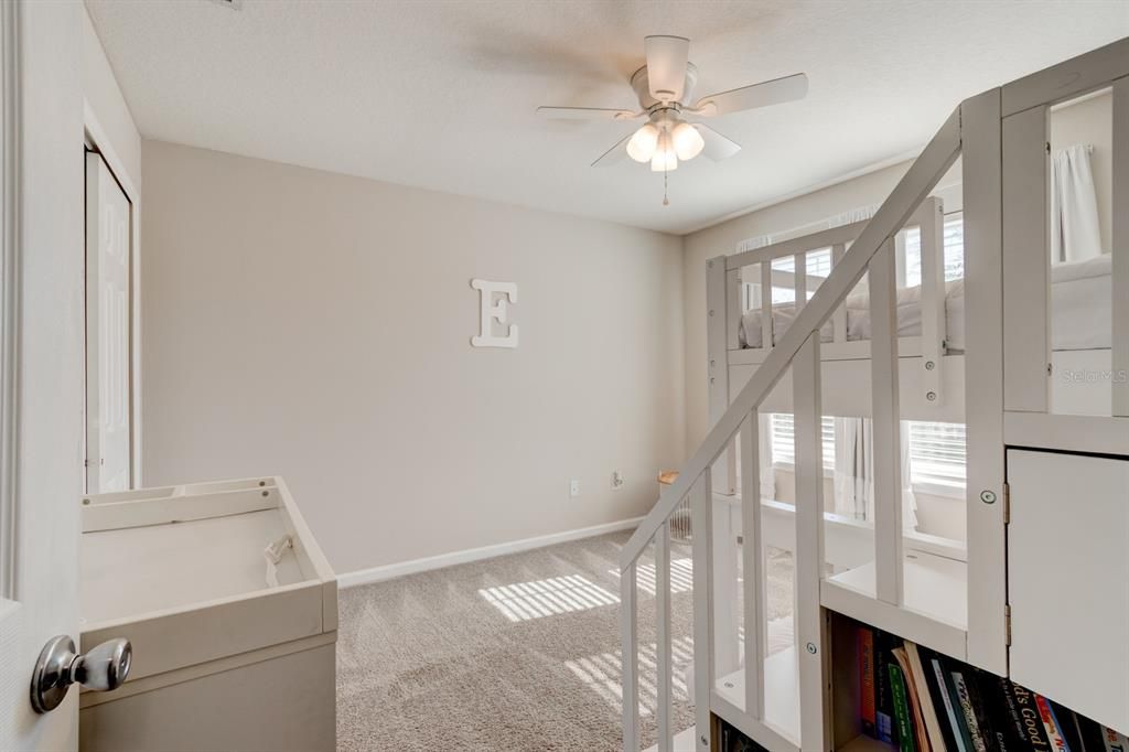 На продажу: $289,900 (3 спален, 2 ванн, 1736 Квадратных фут)