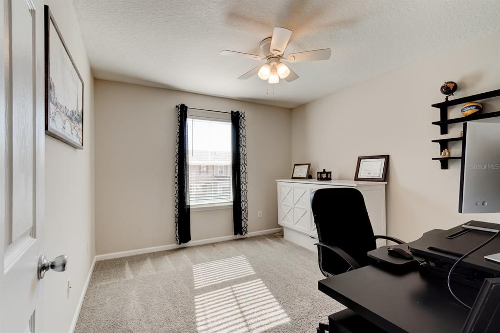 На продажу: $289,900 (3 спален, 2 ванн, 1736 Квадратных фут)