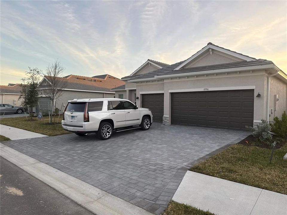 For Rent: $2,875 (3 beds, 2 baths, 2328 Square Feet)