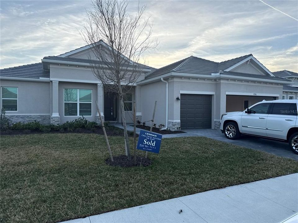 For Rent: $2,875 (3 beds, 2 baths, 2328 Square Feet)