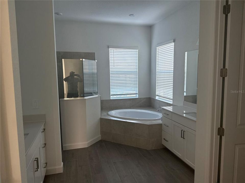 For Rent: $2,875 (3 beds, 2 baths, 2328 Square Feet)
