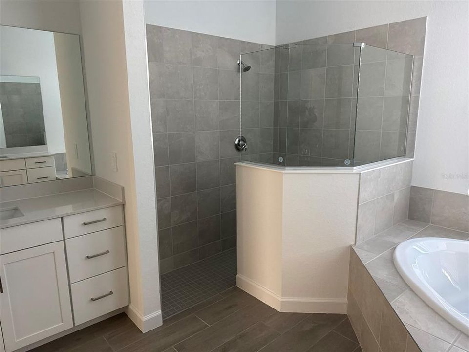 For Rent: $2,875 (3 beds, 2 baths, 2328 Square Feet)