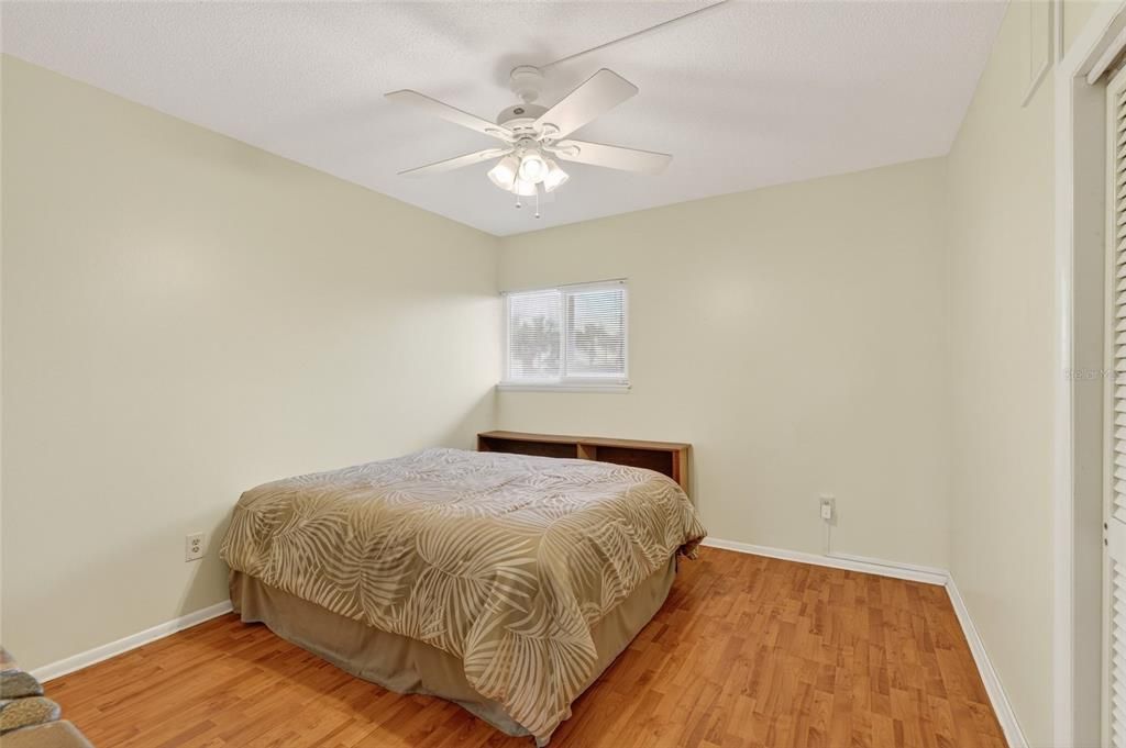 Active With Contract: $160,000 (2 beds, 2 baths, 1025 Square Feet)