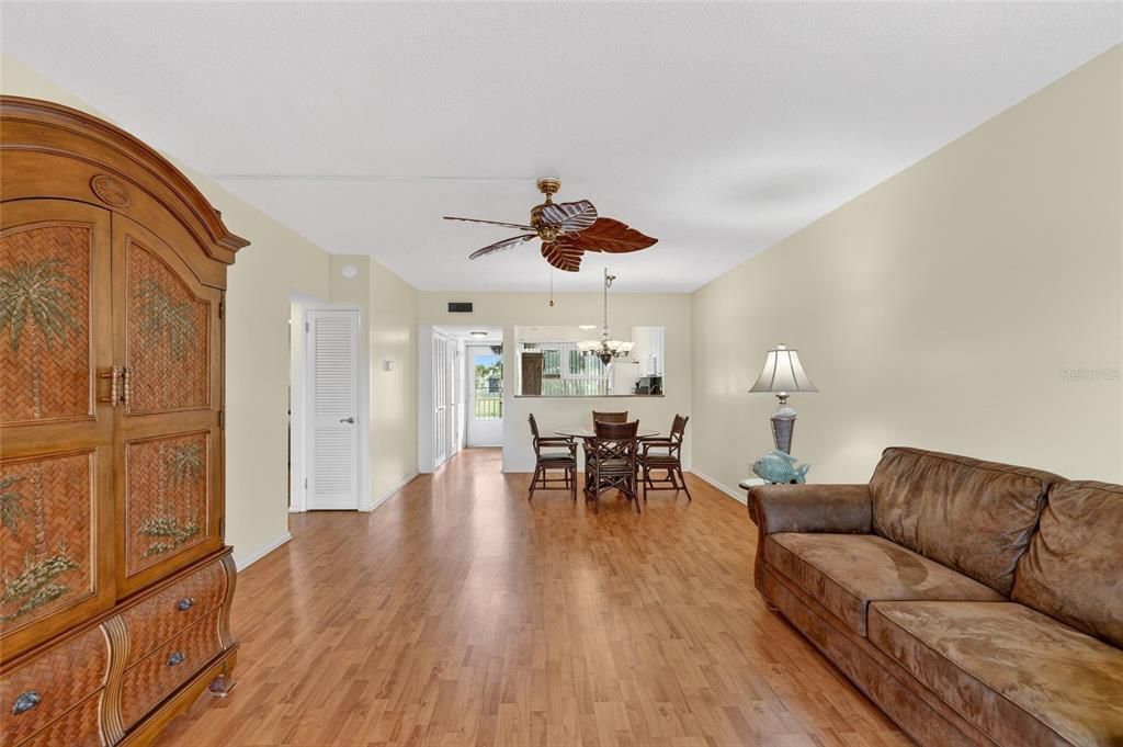 Active With Contract: $160,000 (2 beds, 2 baths, 1025 Square Feet)