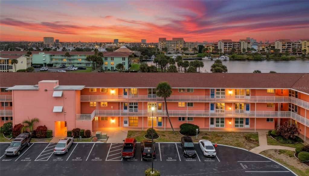 Active With Contract: $160,000 (2 beds, 2 baths, 1025 Square Feet)