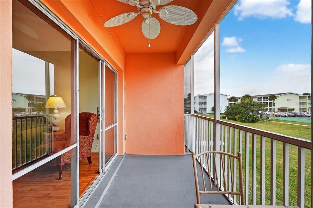 Active With Contract: $160,000 (2 beds, 2 baths, 1025 Square Feet)