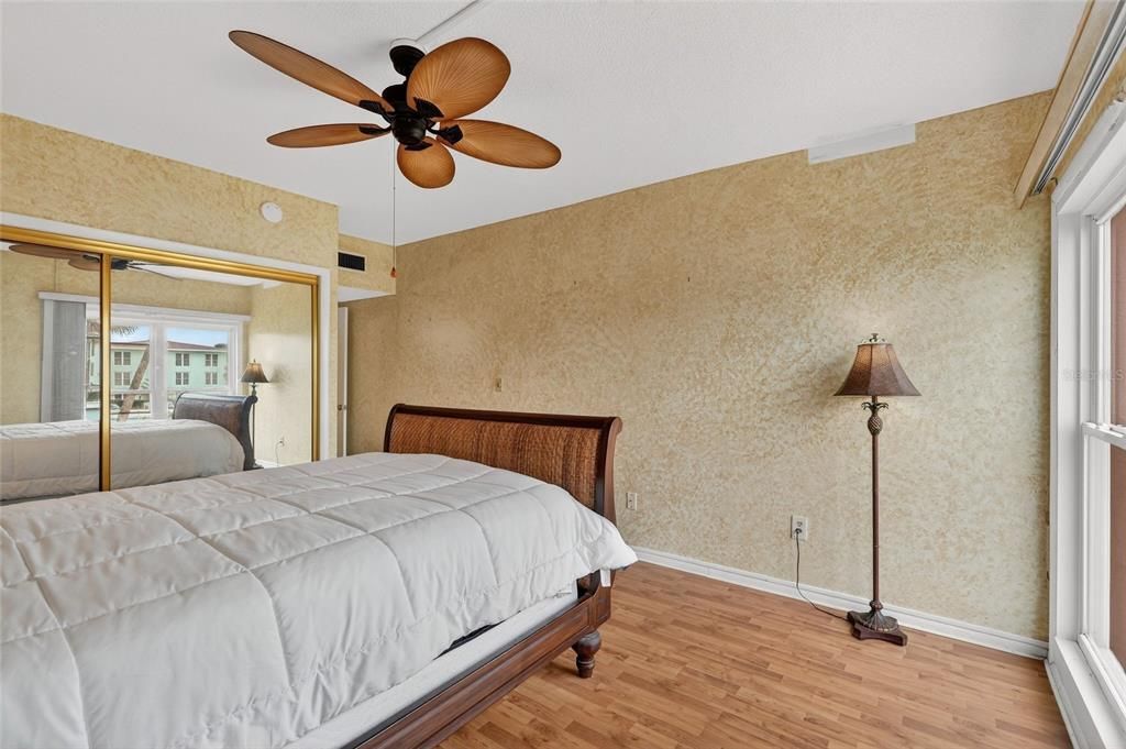 Active With Contract: $160,000 (2 beds, 2 baths, 1025 Square Feet)