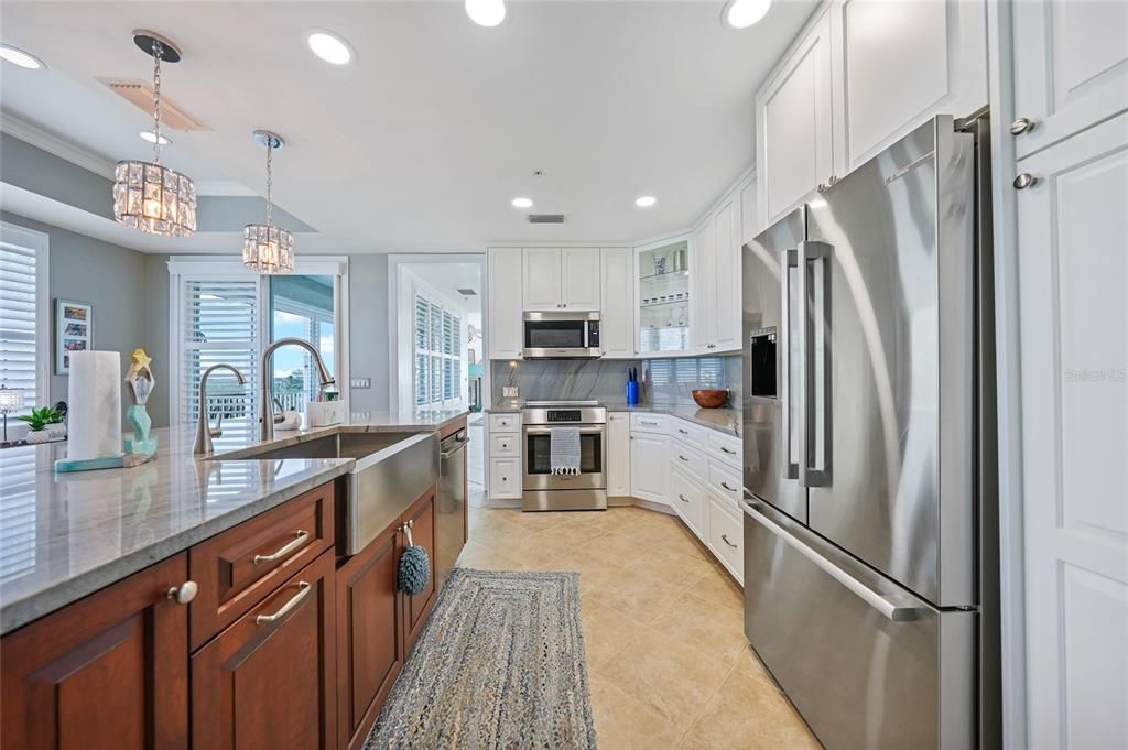 На продажу: $1,290,000 (2 спален, 2 ванн, 2829 Квадратных фут)