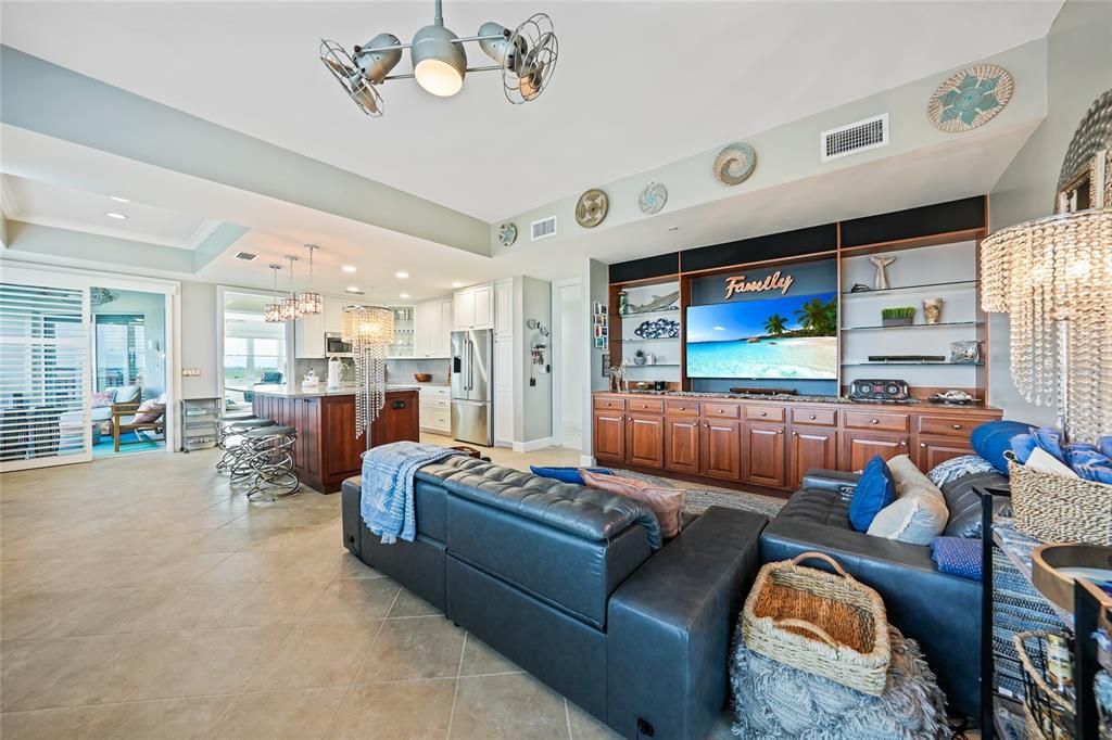 На продажу: $1,290,000 (2 спален, 2 ванн, 2829 Квадратных фут)