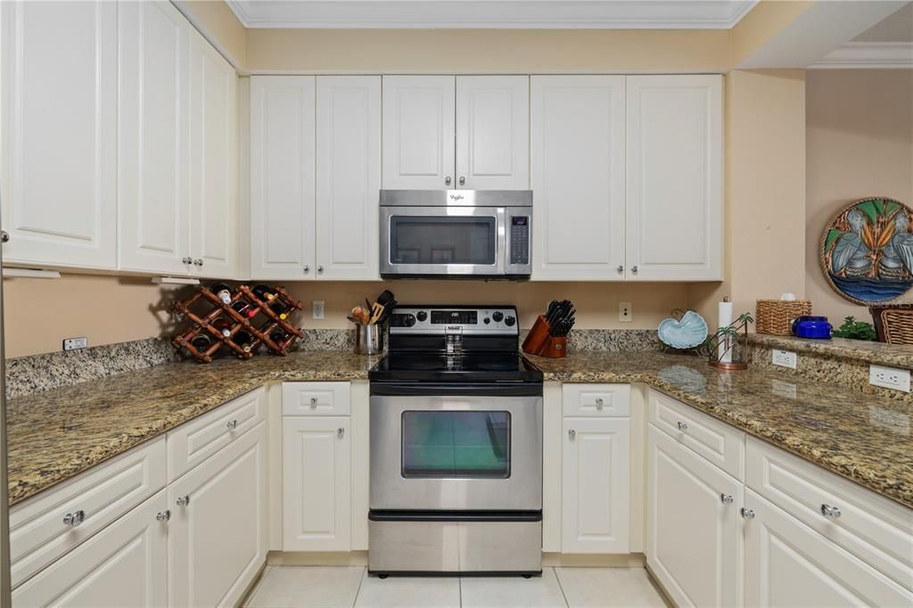 Active With Contract: $524,000 (3 beds, 2 baths, 1640 Square Feet)