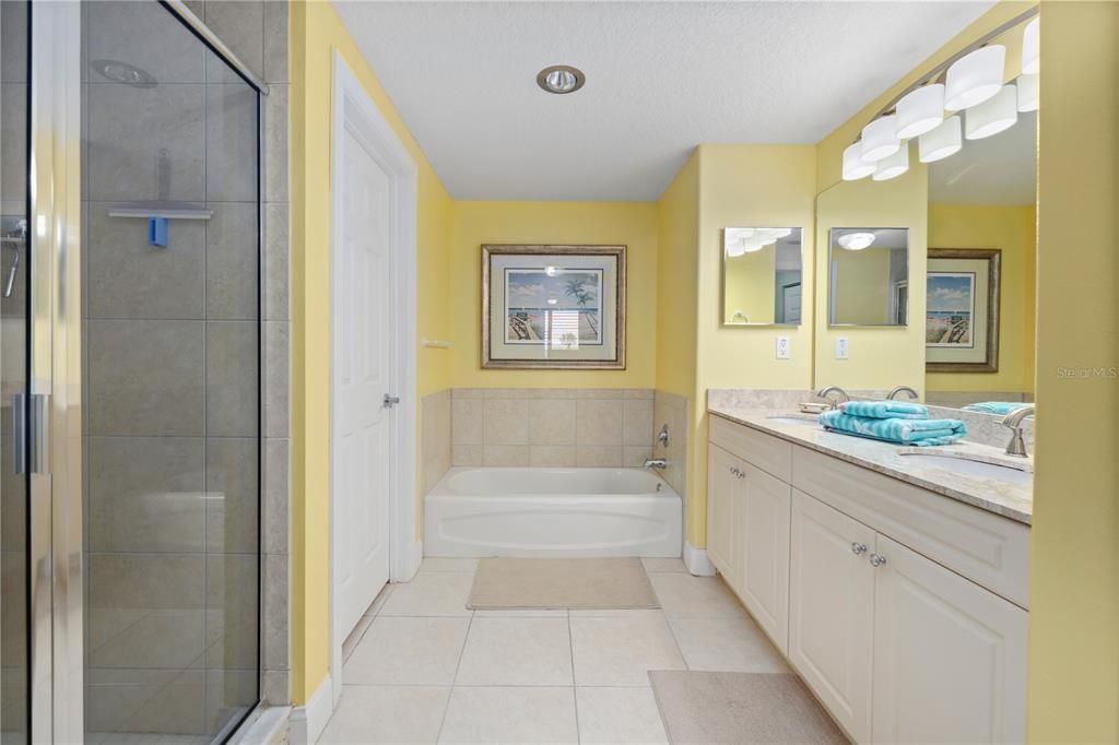 Active With Contract: $524,000 (3 beds, 2 baths, 1640 Square Feet)
