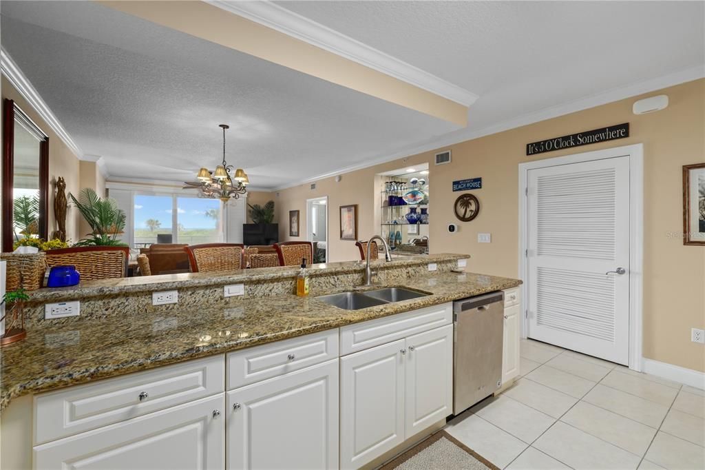 Active With Contract: $524,000 (3 beds, 2 baths, 1640 Square Feet)