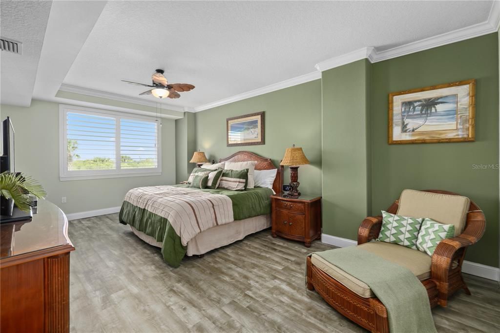 Active With Contract: $524,000 (3 beds, 2 baths, 1640 Square Feet)