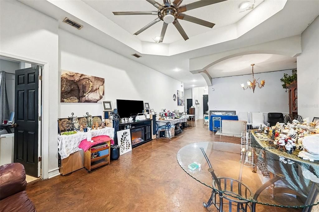 En Venta: $275,000 (3 camas, 2 baños, 1752 Pies cuadrados)