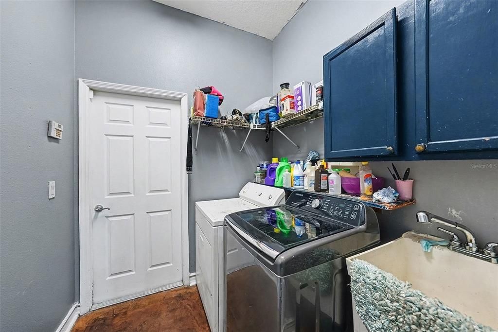 En Venta: $275,000 (3 camas, 2 baños, 1752 Pies cuadrados)