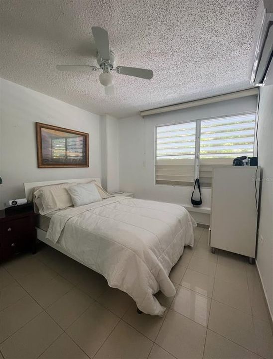 出租: $1,400 (2 贝兹, 1 浴室, 656 平方英尺)