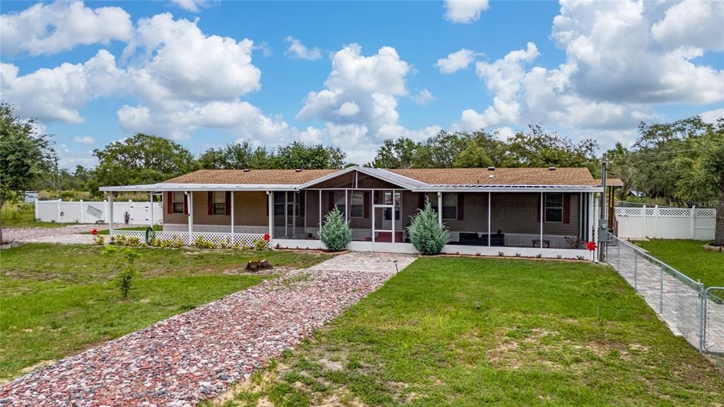 For Sale: $360,000 (6 beds, 3 baths, 2040 Square Feet)