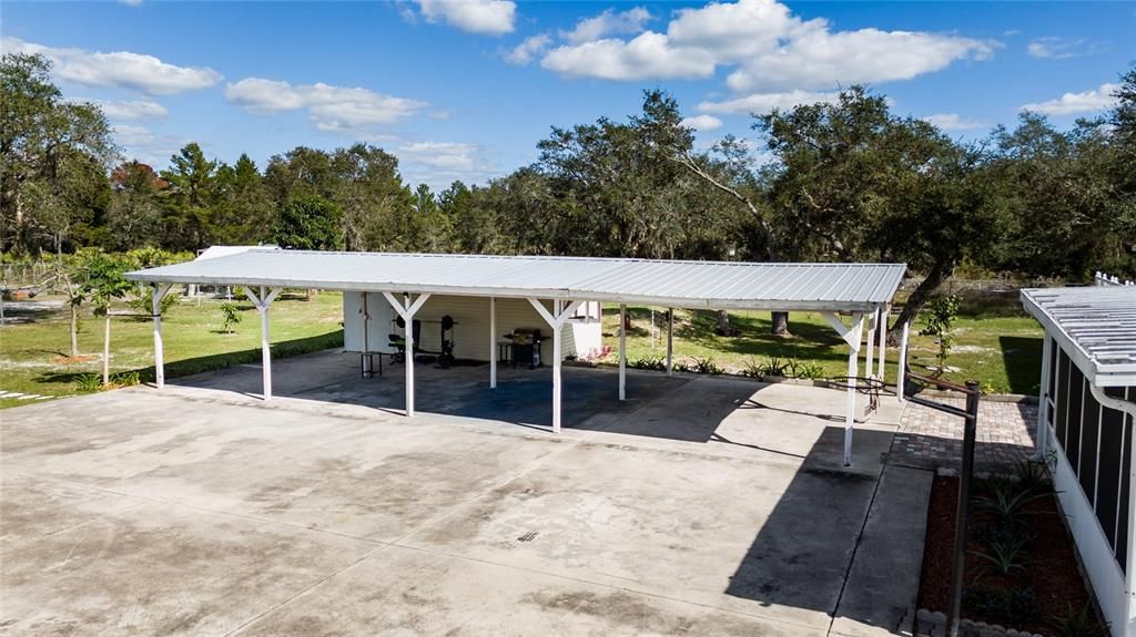For Sale: $360,000 (6 beds, 3 baths, 2040 Square Feet)