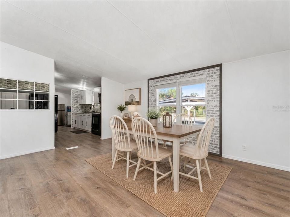 For Sale: $360,000 (6 beds, 3 baths, 2040 Square Feet)
