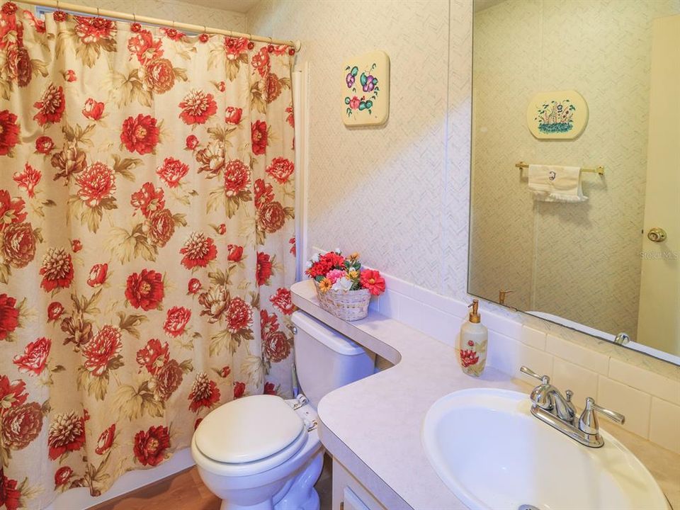 Activo con contrato: $165,000 (2 camas, 2 baños, 1240 Pies cuadrados)