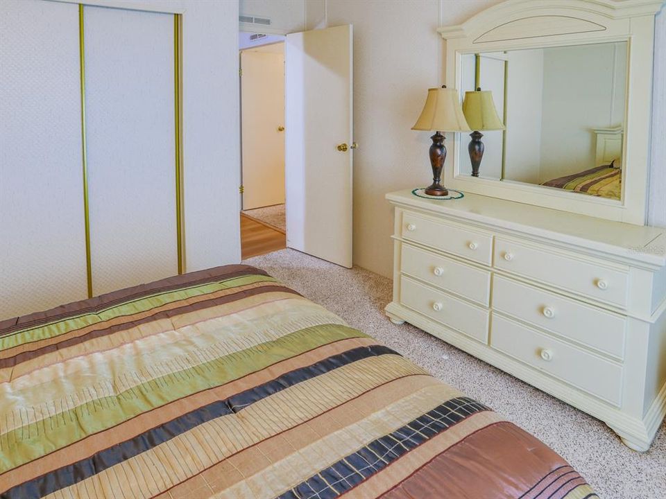 Activo con contrato: $165,000 (2 camas, 2 baños, 1240 Pies cuadrados)