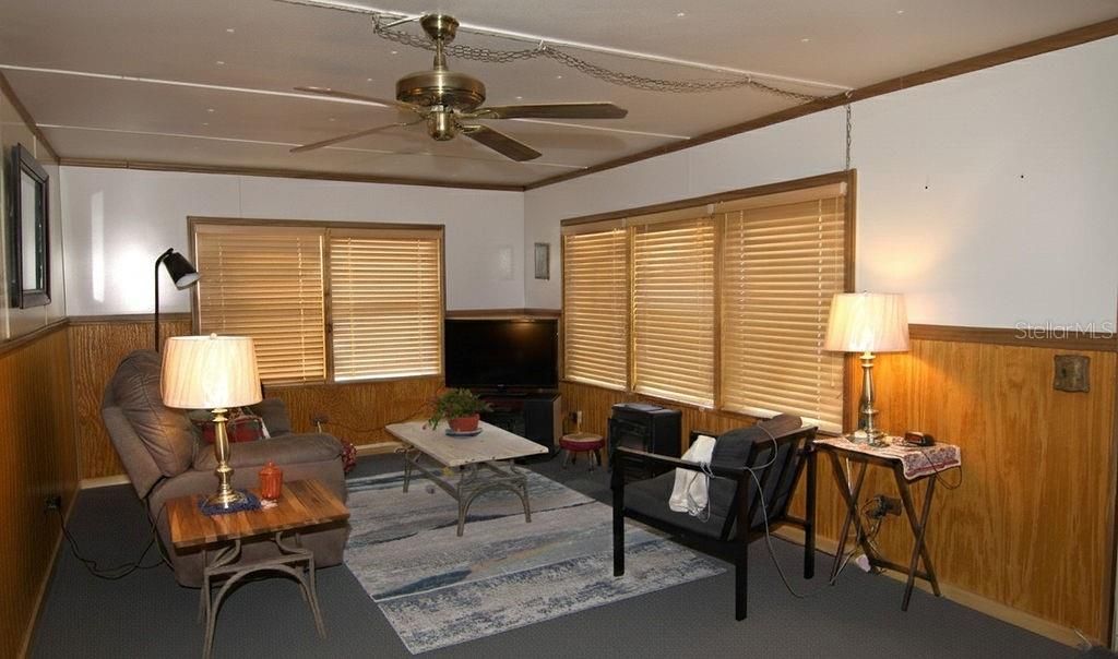 For Sale: $135,900 (3 beds, 2 baths, 1200 Square Feet)