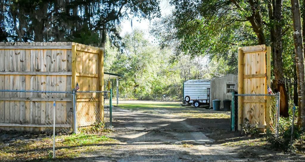 For Sale: $135,900 (3 beds, 2 baths, 1200 Square Feet)