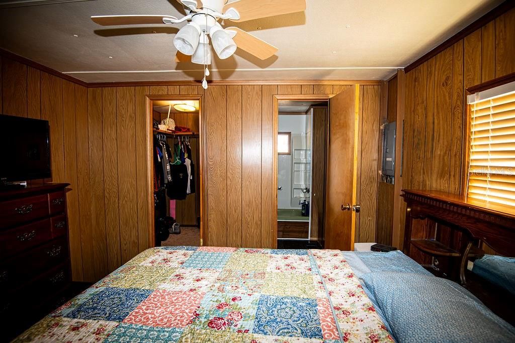 For Sale: $135,900 (3 beds, 2 baths, 1200 Square Feet)