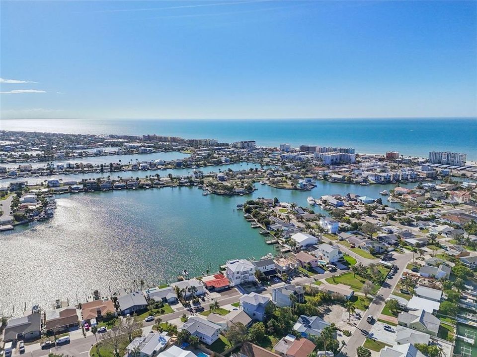 For Sale: $785,000 (3 beds, 2 baths, 1748 Square Feet)
