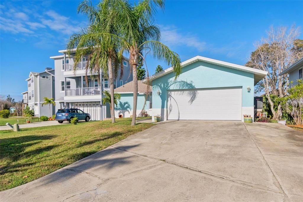 For Sale: $785,000 (3 beds, 2 baths, 1748 Square Feet)