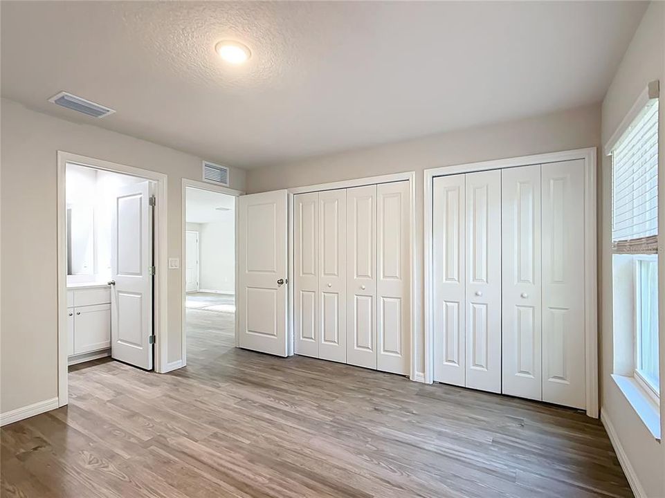 Active With Contract: $399,900 (4 beds, 0 baths, 1968 Square Feet)