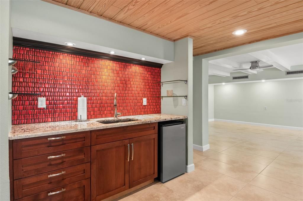 En Venta: $650,000 (3 camas, 3 baños, 2980 Pies cuadrados)