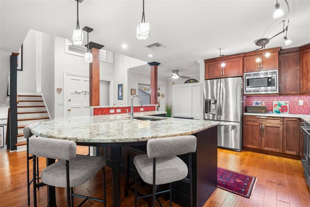 En Venta: $650,000 (3 camas, 3 baños, 2980 Pies cuadrados)