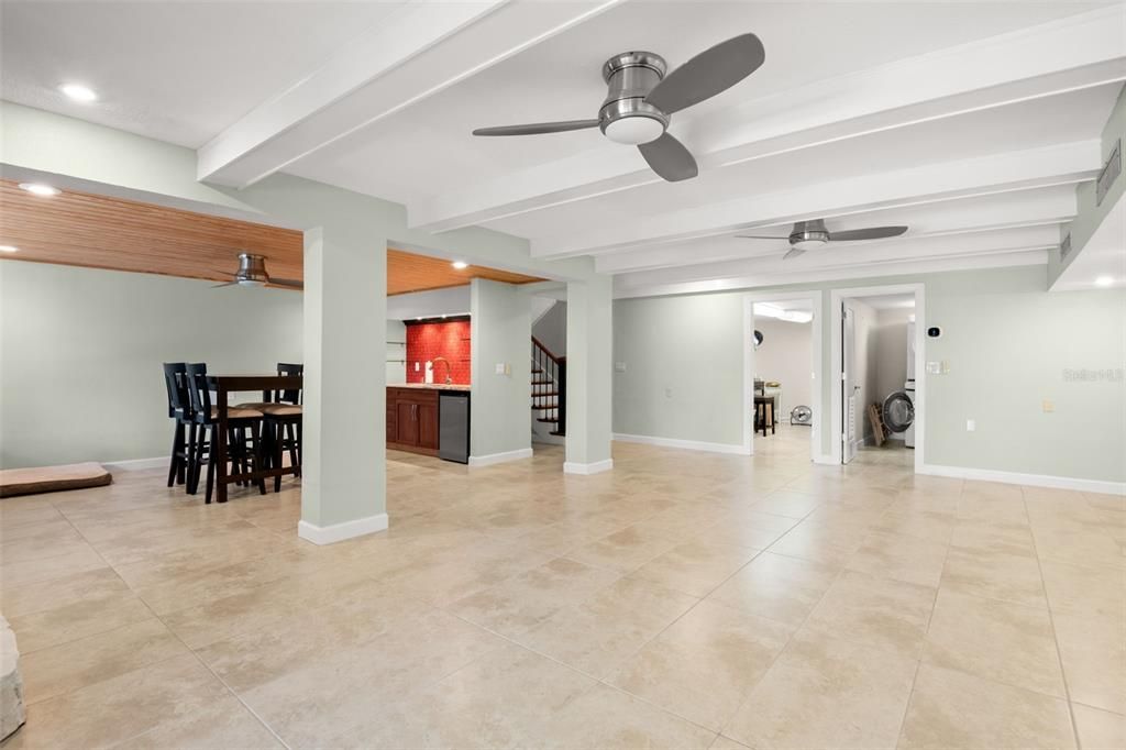 En Venta: $650,000 (3 camas, 3 baños, 2980 Pies cuadrados)