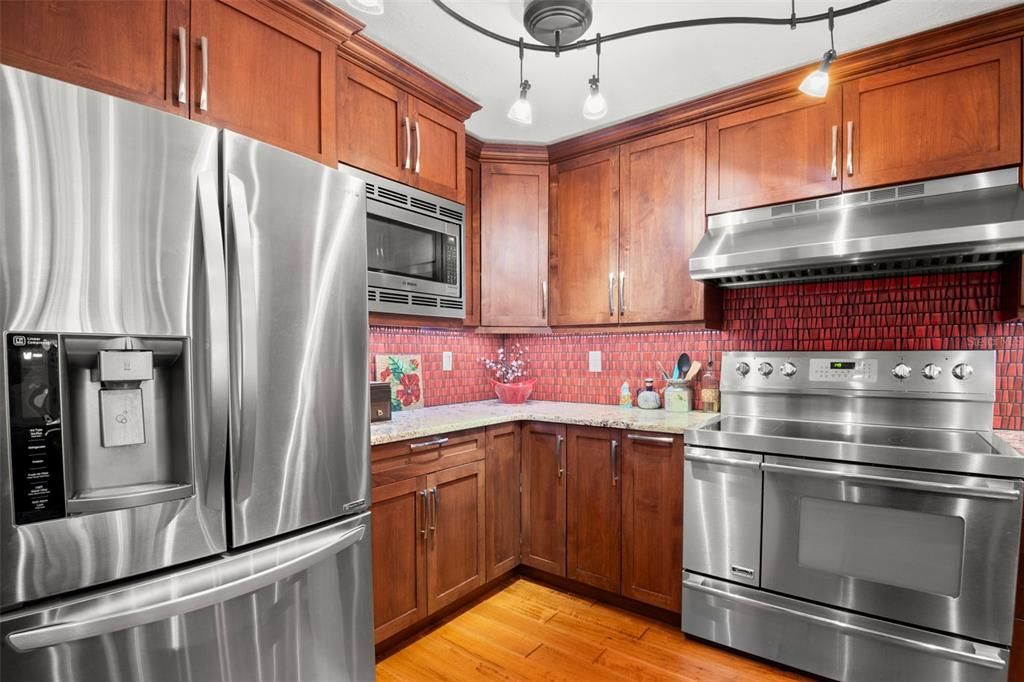 En Venta: $650,000 (3 camas, 3 baños, 2980 Pies cuadrados)