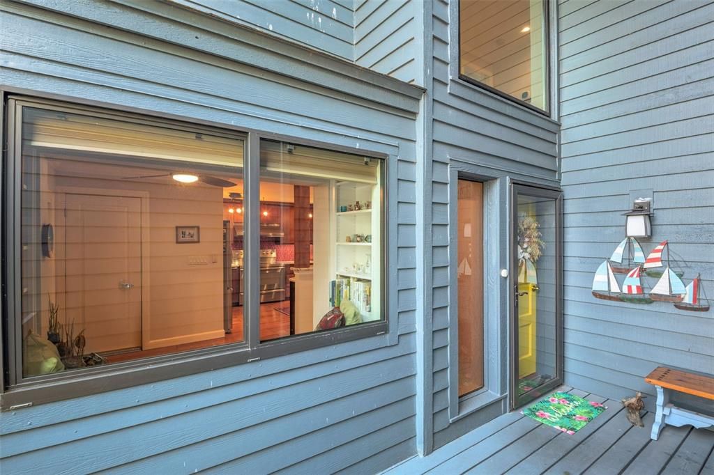 En Venta: $650,000 (3 camas, 3 baños, 2980 Pies cuadrados)