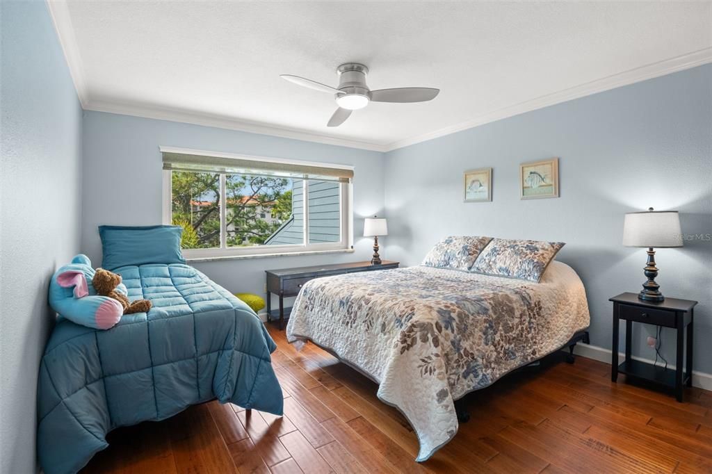 En Venta: $650,000 (3 camas, 3 baños, 2980 Pies cuadrados)