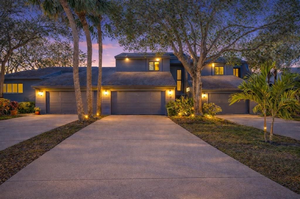 En Venta: $650,000 (3 camas, 3 baños, 2980 Pies cuadrados)