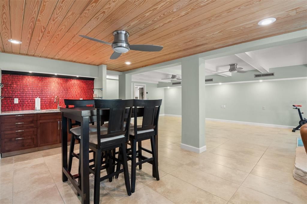 En Venta: $650,000 (3 camas, 3 baños, 2980 Pies cuadrados)