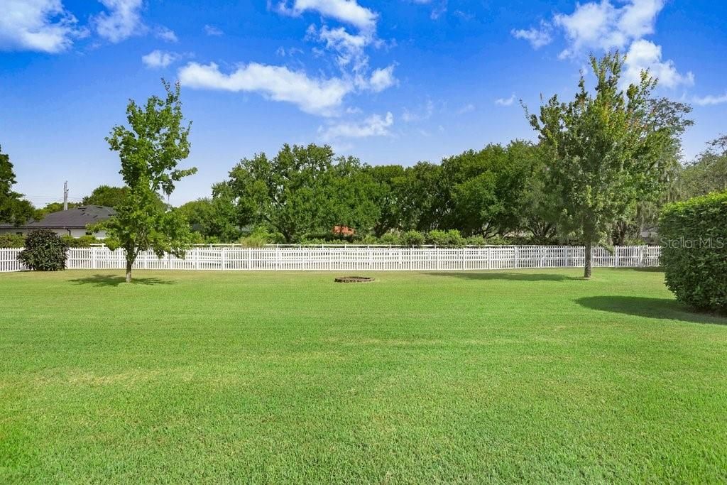 Activo con contrato: $1,225,000 (4 camas, 3 baños, 3257 Pies cuadrados)