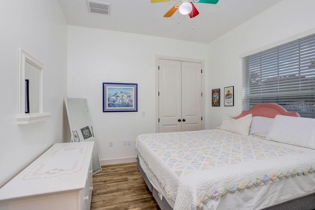 Activo con contrato: $1,225,000 (4 camas, 3 baños, 3257 Pies cuadrados)