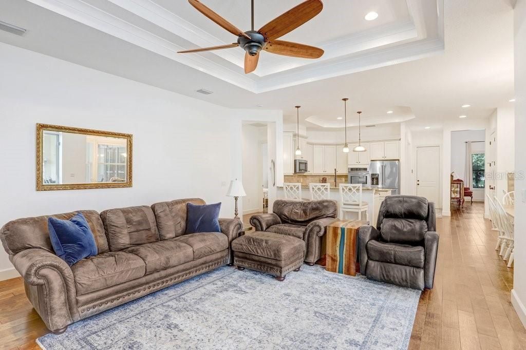 Activo con contrato: $1,225,000 (4 camas, 3 baños, 3257 Pies cuadrados)